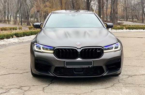 BMW M5 аренда прокат бизнес авто на свадьбу съемки без водителя