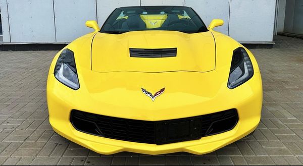 Chevrolete Corvette Stingray желтый прокат аренда без водителя с водителем