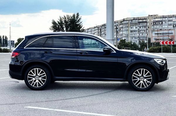 Аренда Mercedes GLC 300 черный джип на прокат на свадьбу