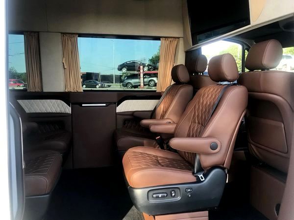 Прокат микроавтобус Mercedes Sprinter VIP белый с водителем без водителя