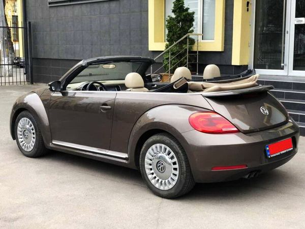 Volkswagen Beetle шоколадный заказать на свадьбу съемки прокат без водителя