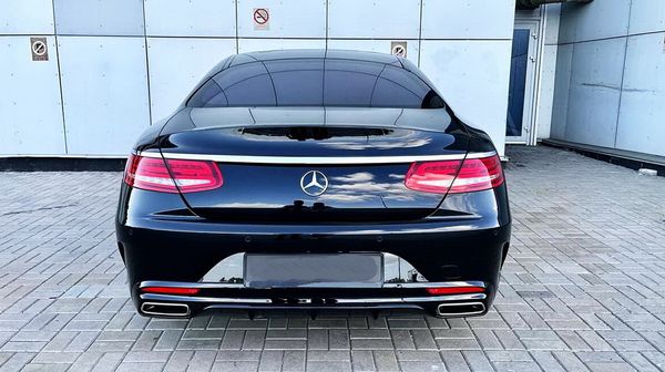 Mercedes-Benz W217 S560 AMG Coupe черный на прокат аренда купе без водителя