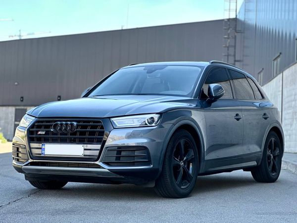 Внедорожник Audi Q5-Quattro серо-голубой арендовать c водителем прокат без водителя