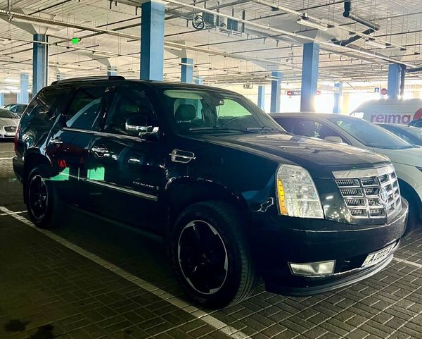 Аренда прокат джипа Cadillac Escalade черный внедорожник на свадьбу