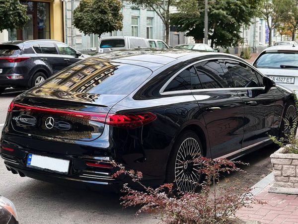 Mercedes Benz EQS 450+ электро аренда авто вип класса c водителем для свадьбы трансфер