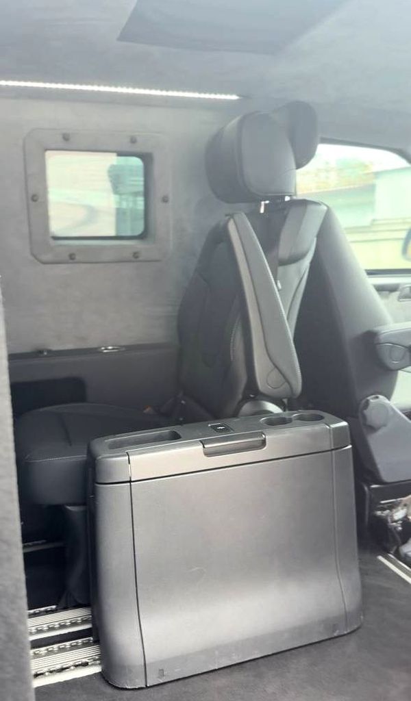 Оренда броньований мікроавтобус Volkswagen Transporter T6 B6 з водієм Київ ціна