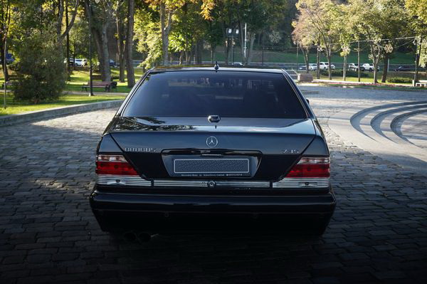Mercedes Benz W140 S7.3 V12 прокат на весілля зйомки без водія з водієм