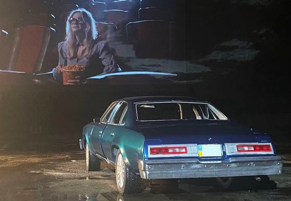  Сhevrolet Malibu Classic blue ретро авто на зйомки