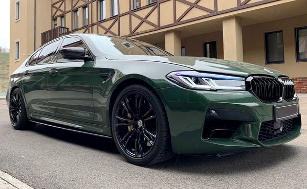 BMW M5 аренда прокат бизнес авто на свадьбу съемки без водителя