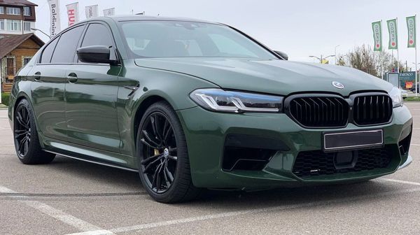 BMW M5 аренда прокат бизнес авто на свадьбу съемки без водителя