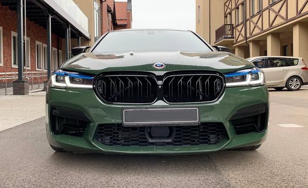 BMW M5 аренда прокат бизнес авто на свадьбу съемки без водителя