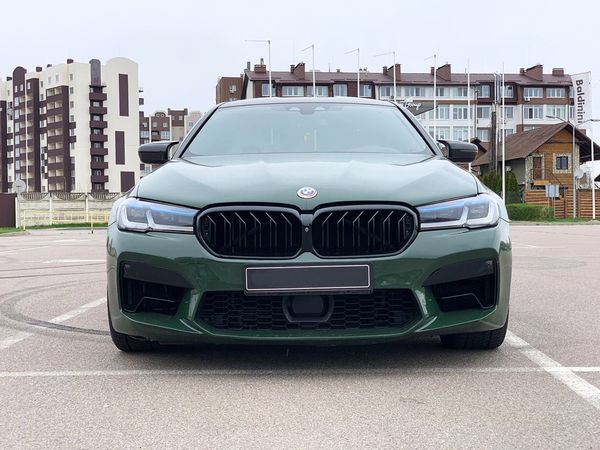 BMW M5 аренда прокат бизнес авто на свадьбу съемки без водителя