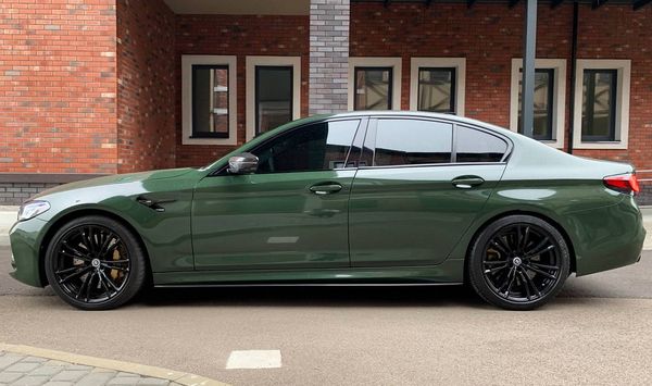 BMW M5 аренда прокат бизнес авто на свадьбу съемки без водителя
