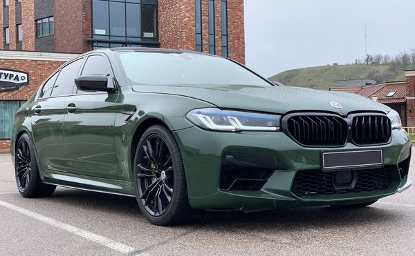 BMW M5 аренда прокат бизнес авто на свадьбу съемки без водителя