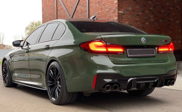 BMW M5 аренда прокат бизнес авто на свадьбу съемки без водителя