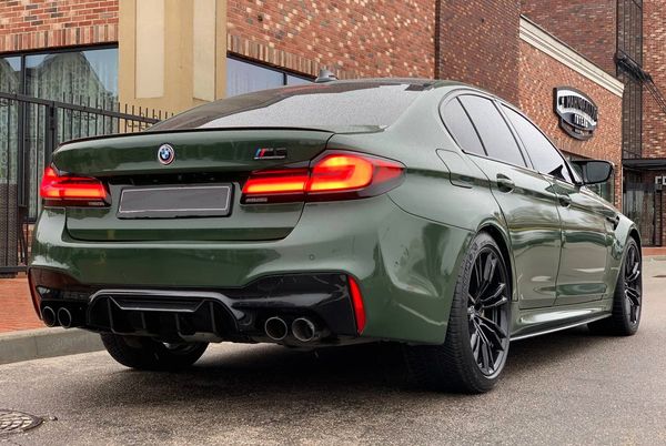 BMW M5 аренда прокат бизнес авто на свадьбу съемки без водителя