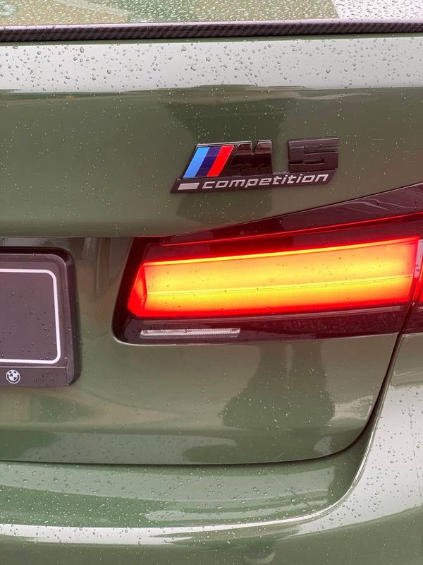 BMW M5 аренда прокат бизнес авто на свадьбу съемки без водителя