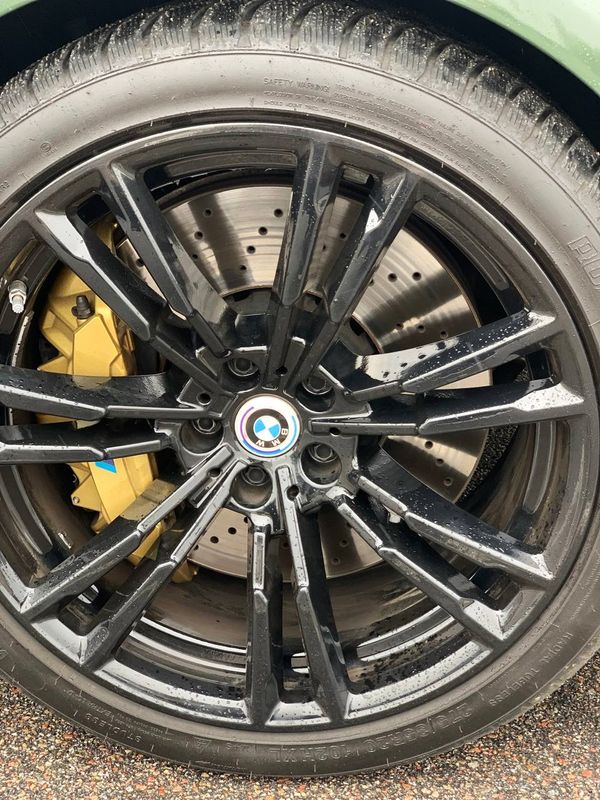 BMW M5 аренда прокат бизнес авто на свадьбу съемки без водителя