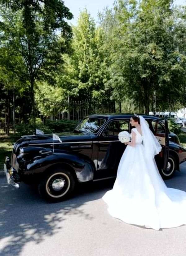 Buick чорний ретро автомобіль