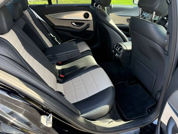 Оренда Mercedes-Benz W213 NEW на весілля з водієм у Києві