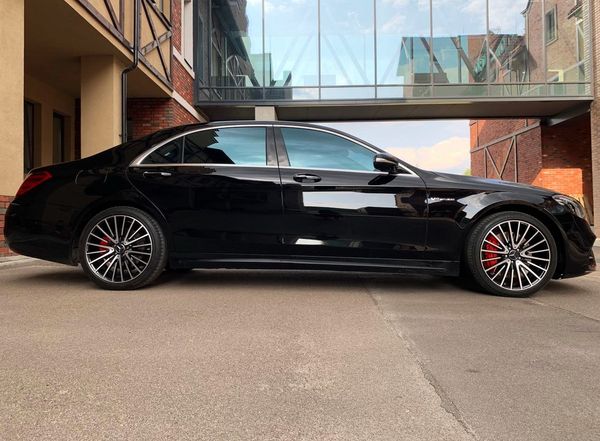 Vip Mercedes-Benz S560 AMG 4MATIC W222 Restyling на прокат без водія з водієм оренда
