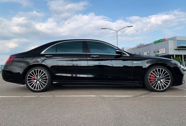 Vip Mercedes-Benz S560 AMG 4MATIC W222 Restyling на прокат без водія з водієм оренда