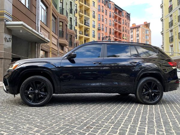  Volkswagen Atlas R-Line прокат аренда внедорожник с водителем без водителя для свадьбы
