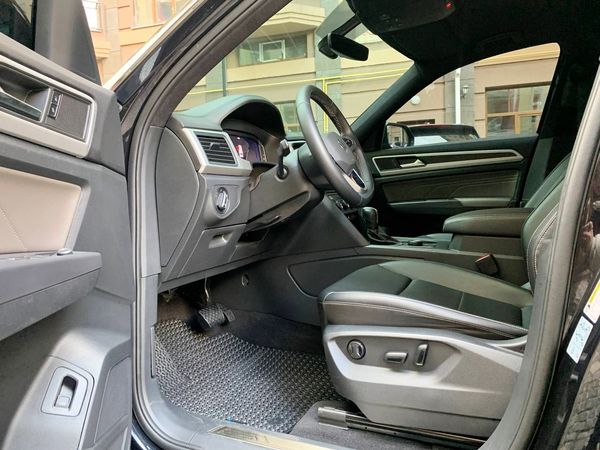  Volkswagen Atlas R-Line прокат аренда внедорожник с водителем без водителя для свадьбы