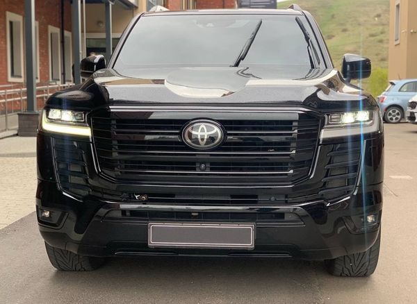 Toyota Land Cruiser 300 без водителя на прокат в КиевеToyota Land Cruiser 300 без водителя на прокат в Киеве