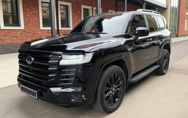 Toyota Land Cruiser 300 без водителя на прокат в КиевеToyota Land Cruiser 300 без водителя на прокат в Киеве