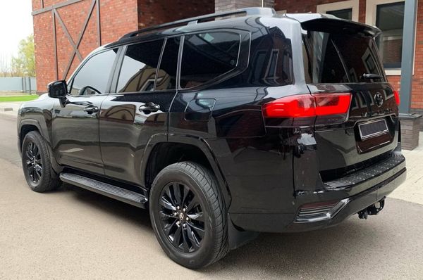 Toyota Land Cruiser 300 без водителя на прокат в КиевеToyota Land Cruiser 300 без водителя на прокат в Киеве