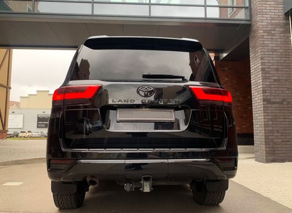 Toyota Land Cruiser 300 без водителя на прокат в КиевеToyota Land Cruiser 300 без водителя на прокат в Киеве