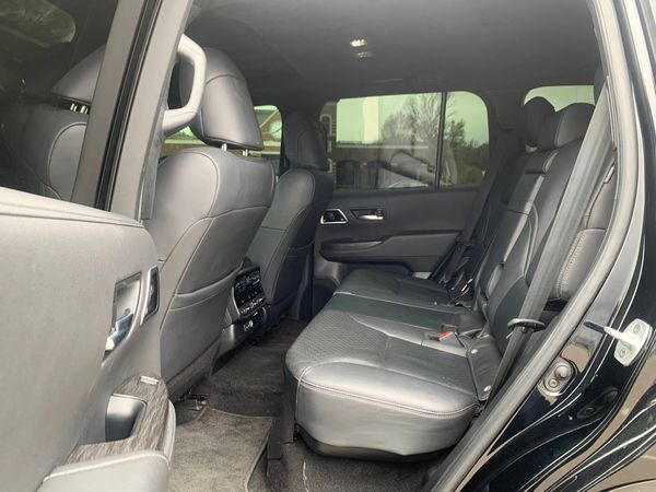 Toyota Land Cruiser 300 без водителя на прокат в КиевеToyota Land Cruiser 300 без водителя на прокат в Киеве