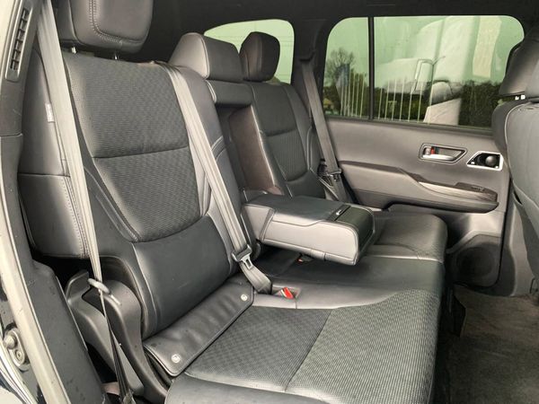 Toyota Land Cruiser 300 без водителя на прокат в КиевеToyota Land Cruiser 300 без водителя на прокат в Киеве