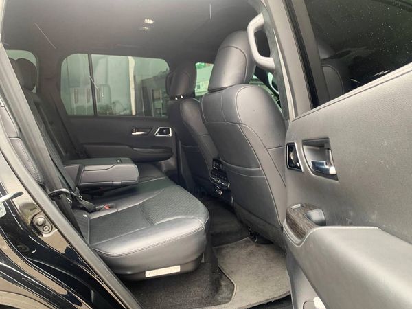 Toyota Land Cruiser 300 без водителя на прокат в КиевеToyota Land Cruiser 300 без водителя на прокат в Киеве