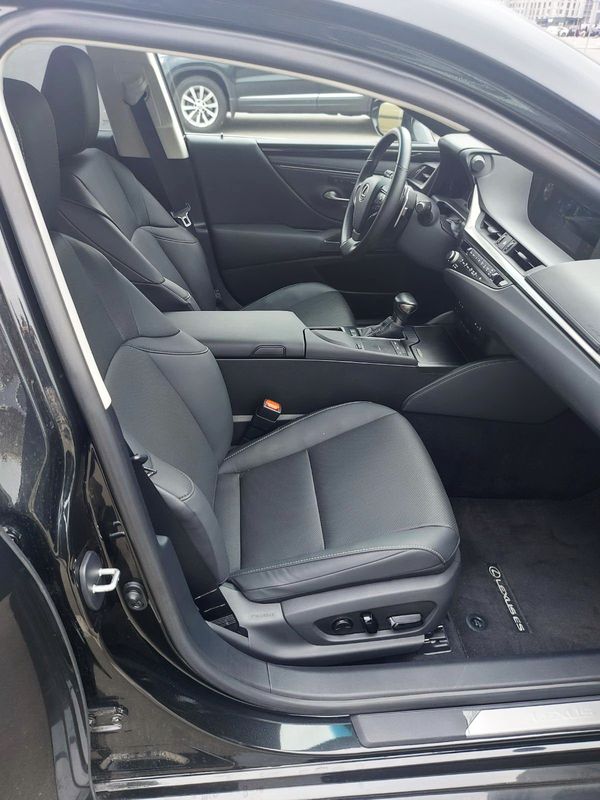 Аренда Lexus ES 250 черный заказать авто с водителем на свадьбу в Киеве 