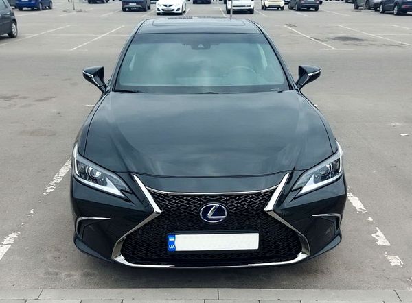 Оренда Lexus ES 250 чорний замовити авто з водієм на весілля в Києві