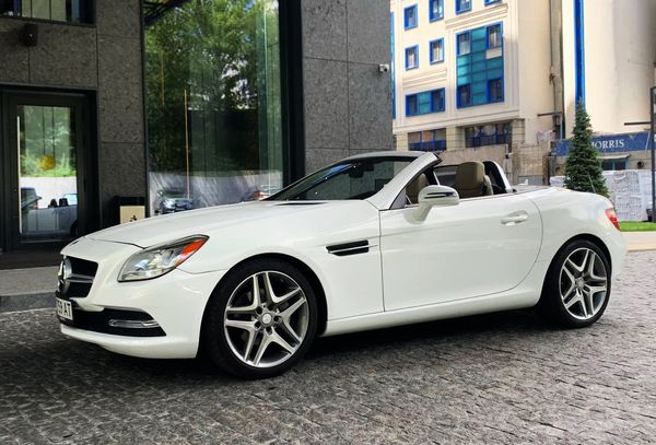 Mercedes SLK 250 белый прокат кабриолетов аренда кабриолета на свадьбу