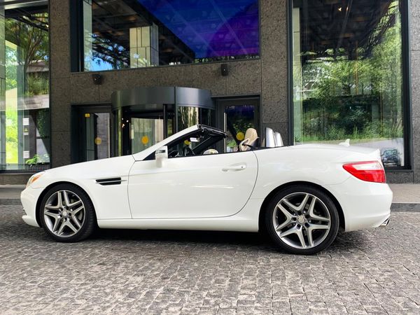 Mercedes SLK 250 белый прокат кабриолетов аренда кабриолета на свадьбу