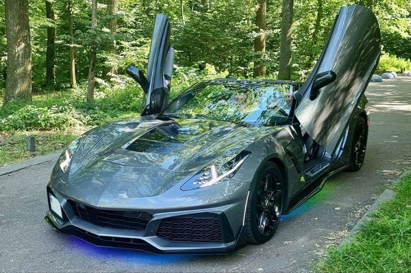 CHEVROLET CORVETTE TARGA кабриолет серый аренда на свадьбу