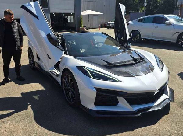 Аренда Chevrolet Corvette белый кабриолет для свадьбы фотосессии цена в Киеве