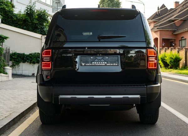 Прокат джипа Toyota Land Cruiser Prado 250 без водія з водієм на весілля