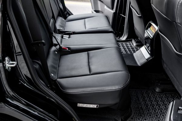 Прокат джипа Toyota Land Cruiser Prado 250 без водія з водієм на весілля