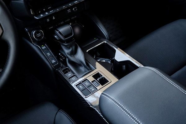 Прокат джипа Toyota Land Cruiser Prado 250 без водія з водієм на весілля