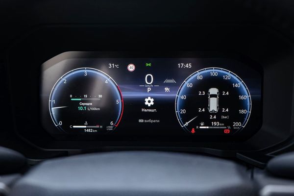 Прокат джипа Toyota Land Cruiser Prado 250 без водія з водієм на весілля