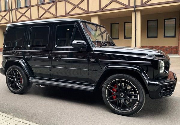 Прокат Mercedes-Benz G63 AMG кубік без водія Київ