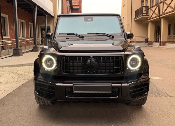 Прокат Mercedes-Benz G63 AMG кубік без водія Київ