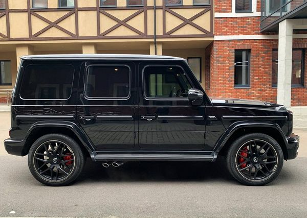 Прокат Mercedes-Benz G63 AMG кубік без водія Київ