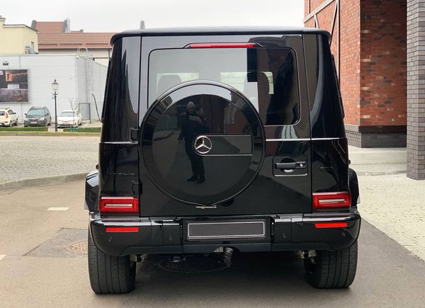 Прокат Mercedes-Benz G63 AMG кубік без водія Київ