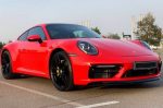 Porsche 911 GTS червоний з водієм без водія на весілля зйомки оренда в Києві